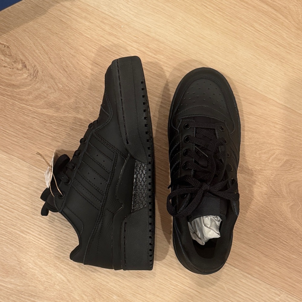 Black Forum Bold Stripes Sneakers